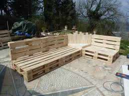 Break Down A Pallet The Easy Way For Wood Projects Pallet Furniture Outdoor Pallet Diy Pallet Sectional