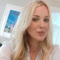 Krista Floyd's Instagram, Twitter & Facebook