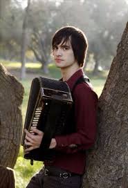 That Green Gentleman Photo Shoot Panic At The Disco Fall Out Boy Songs Brendon Urie Funny
