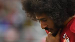 Colin kaepernick kneeling graffiti on building in atlanta. Football Spieler Colin Kaepernick Der Ausgestossene Archiv