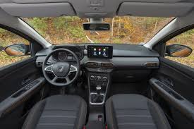 Med den nye sandero, får du et helt igennem moderniseret design både inde og ude.du vil derfor opleve markante forbedringer i design, kvalitet, teknologi, og sikkerhed. Dacia Sandero Stepway Auf Den Spuren Des Clio