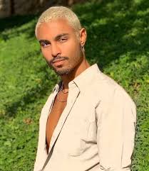 Short haircuts medium length hairstyles long hairstyles curly haircuts black men haircuts hairstyle for face shape pompadour. Black Men With Straight Hair 21 Handsome Looks For 2021