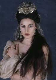 She began her career as a fashion model, modelling for dolce & gabbana and dior,. Monica Bellucci As Vampire Bram Stoker S Dracula Monica Bellucci Dracula