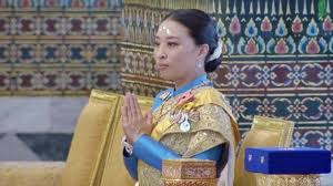 งานพระราชพิธีบรมราชภิเษก 'พระองค์ภา' ทรงสวมพระกำไล 'หัวนะโม' ของขลังสมัยโบราณ 700 ปี ป้องกันและเสริมสิริมงคล à¹€à¸‰à¸¥ à¸¡à¸žà¸£à¸°à¸™à¸²à¸¡à¹ƒà¸«à¸¡ à¸žà¸£à¸°à¸­à¸‡à¸„ à¸ à¸²à¸¯