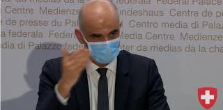 Au cours des années 2020 à 2024, les cantons mettent en œuvre des projets visant à améliorer la réinsertion professionnelle des personnes qui connaissent des difficultés. Yoe738a6pmcmxm