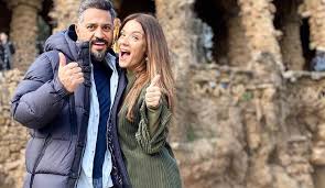 Η εύα σε ρόλο μαγείρισσας.κάντε like και ακολουθείστε μας:facebook: Basw Laskarakh Kai Leyterhs Soyltatos Menoyn Gia Panta Paidia Kai Kanoyn Kontra Me Ta Podhlata