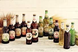 Nato a roma ma cresciuto a viterbo, studia nella scuola teatrale di luigi squarzina, e dopo una lunga gavetta teatrale debutta in un piccolo ruolo nel film i miei primi quarant'anni. Birra Moretti Wikiwand