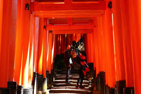 Fushimi inari taisha (fushimi inari shrine) is a shinto shrine dedicated to inari, the god of rice, sake, and prosperity. Fushimi Inari Taisha Schrein Kyoto Japan Reisefuhrer Japan Hoppers