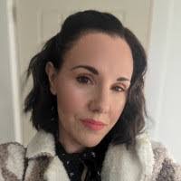 Hollie Dempsey's Instagram, Twitter & Facebook