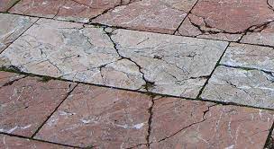 Des mortiers de ragréage adaptés aux terrasses. Pourquoi Une Terrasse Se Fissure Les Raisons Et Les Solutions La Maison Saint Gobain