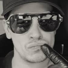 Douglas Robles-Thome (@DRoblesThome)