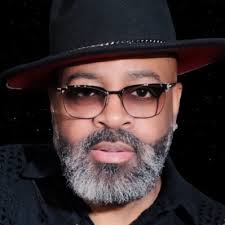 Nikki Tolbert (@itouchlives)