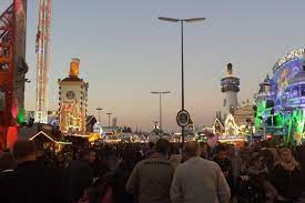 Nachdem das oktoberfest 1813 ausgefallen war, da bayern in die napoleonischen kriege verwickelt war, wuchs das fest ab 1814 von jahr zu jahr. Oktoberfest 2021 Auf Der Munchner Theresienwiese Die Wiesn Ist 2021 Vom 18 September Bis 3 Oktober