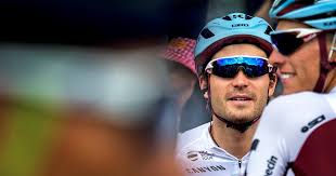 Dan hoorde ik de speaker weer roepen: De zoon van Erik Zabel staat aan de  start'