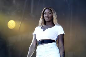 Aya Nakamura et Oumou Sangaré, les divas du monde