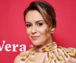 Alyssa Milano Biography - Facts, Childhood, Family Life & Achievements