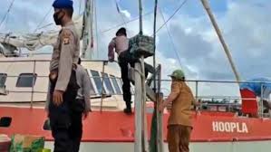 All over the world, millions of people are being subjected by their respective governments to. Kapal Yacht Australia Dibajak Perompak Di Perairan Oki 700 Dolar As Raib Bagian 1