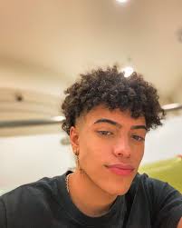 Derek In 2020 Men Haircut Curly Hair Light Skin Boys Boys Curly Haircuts