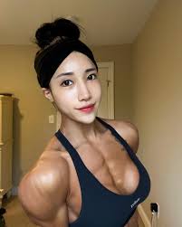 重度肌肉女患者on X: 好像很久沒發文了今天最愛名單是一位韓國的Bikini選手肩膀的南瓜很大顆線條分明胸肌的輪廓也很明顯