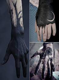 These striking solid black tattoos will make you want to go all in. Solid Black Tattoo 100 Inspirationen Fur Mutige Schwarze Tattoos Freshouse