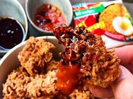 Indomie goreng dengan taburan gold flake 24karat!!! Sudah Coba 5 Olahan Unik Dari Mie Goreng Instan Yang Jadi Viral Di Media Sosial