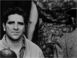 Gestures, Attunements and Atmospheres: On Photography and Urban Space