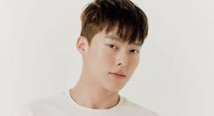 2019 baeksang arts awards | best new tv actor (come and hug me) 2018. Jang Ki Yong Dan Son Yeon Jae Digosipkan Pacaran Ini Faktanya