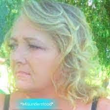 Joanne Hildreth's Instagram, Twitter & Facebook