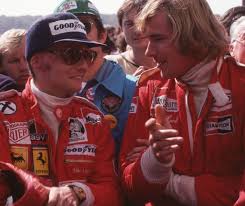 James hunt, british racing driver who won the formula 1 world championship in 1976. Fotografie 1976 Niki Lauda And James Hunt Pits Catawiki