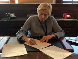 Governor Signs Executive Order Mandating Self Quarantine For Travelers Entering Maine Newsradio Wgan