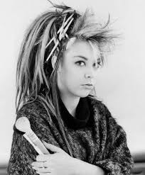 Lynne Easton's Instagram, Twitter & Facebook