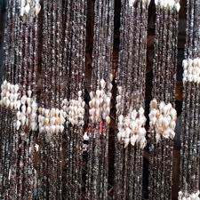 Beli tirai pintu plastik online berkualitas dengan harga murah terbaru 2021 di tokopedia! Jual Tirai Kerang Hitam Kombi Putih 1 Set 10 Untai Free Gelang Manik Kayu Atau Ggantungan Kunci Di Lapak Kusumashop Bukalapak