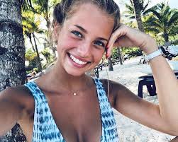 Margarida, de 18 anos, chamou a atenção do namorado, joão félix, que, . Ja Conhece A Atriz Margarida Corceiro Do Elenco De Prisioneira Selfie