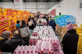 Последние твиты от carphone warehouse stockport (@cpwstockportsis). Thrifty Shoppers Flock To Gone Past Best Warehouse Stacked High With Food For Less Than Half Price Daily Mail Online