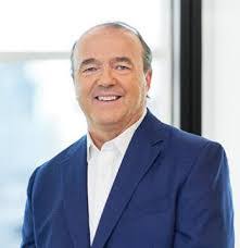 Eric Kutcher's Instagram, Twitter & Facebook