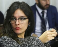 Maybe you would like to learn more about one of these? La Ironia De Camila Vallejo Al Fin Anduve En Un Audi