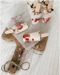 Batonnets De Glace Maison Fraises Lait D Amandes Granola Coco Yummy Homemade Icecream Icecreamlover Glace Maison Batonnet De Glace Lait D Amande