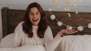 Voici ce qu'a déclaré isabelle huot à ce sujet lors d'une entrevue avec la semaine : Alanis Desilets Est Enceinte Hollywoodpq Com