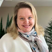 Beegleton växer! 🙌 Vi vill hälsa Maria Östlund välkommen till teamet som i  sin roll som innehållsproducent hos oss främst kommer skapa innehåll till  våra kunders sociala kanaler, hemsidor och nyhetsbrev. Hon