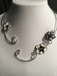 Black And White Necklace Black And White Necklace Flowers Necklace Open Front Necklace Metal Wire Necklace Aluminium Wi In 2020 Black And White Necklaces Open Front Necklace White Necklace