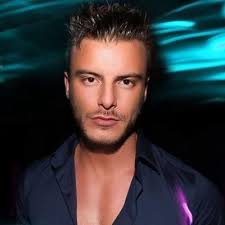 Karl Riley (@karlrileyTV)