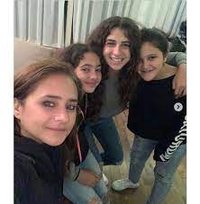 القران الكريم القرآن الكريم قران كريم mp3 قرآن كريم القران الكريم كاملا القران الكريم استماع تحميل قران كريم. Ù†ÙŠÙ„Ù„ÙŠ ÙƒØ±ÙŠÙ… Ø¨Ø±ÙÙ‚Ø© Ø§Ø¨Ù†ØªÙŠÙ‡Ø§ ÙÙŠ Ø£Ø­Ø¯Ø« Ø¸Ù‡ÙˆØ± ÙˆØ§Ù„Ø¬Ù…Ù‡ÙˆØ± ÙŠØªØºØ²Ù„ Ø¨Ø¬Ù…Ø§Ù„Ù‡Ù…Ø§