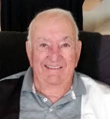 Robert Mcelheny's Instagram, Twitter & Facebook