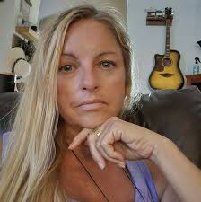 Will black snakes hurt or kill chickens?