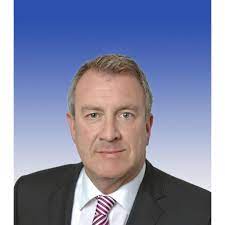 Die vw bank gmbh mit sitz in braunschweig ist ein deutsches kreditinstitut und eine hundertprozentige tochtergesellschaft der volkswagen ag. Uwe Bender Leiter Vertrieb Firmenkunden Sudwest Volkswagen Bank Gmbh Xing
