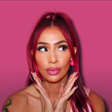 Pop into the Summer Brick Party spirit with these brand-new free Pop Badges  you can pick-up and pop onto your favorite lanyard! 🎉 📍 Shark Suit Guy  can be picked up at