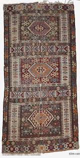 Ev sahibimiz dekorunda fazla fazla uyumu sevmiyor. Antika El Dokuma Kilim Fiyat 24 484 Tl 40 806 Tl Kilim Halilar Patchwork Halilar Boyali Vintage Halilar Antika Kilimler Yolluk Kilimler Ozel Kilim Dokuma Hizmetleri