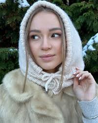 Komplet damski czapka z pomponem i szal zimowy morski C10