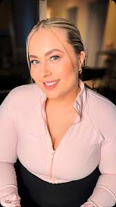 Vinkonupakkar Módel @victoria.bergmann , @dalia.davids lenging Katy long  10/12/14/16/16 Endist í allt að 14 daga Heimagerð augnháralenging Linkur í  Bio Þið getið sent mér skilaboð og fengið súper flottann deal á  vinkonupakka. #