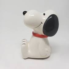 1966 Ceramic Snoopy Coin Bank Peanuts Piggy Bank Charles Schultz Comicstrip Snoopy Dog 60s Madeinjapan Cerami In 2020 Paint And Sip Coin Bank Vintage House